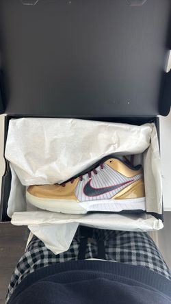 DS Kobe 4 Protro Gold Medal Size 9.5