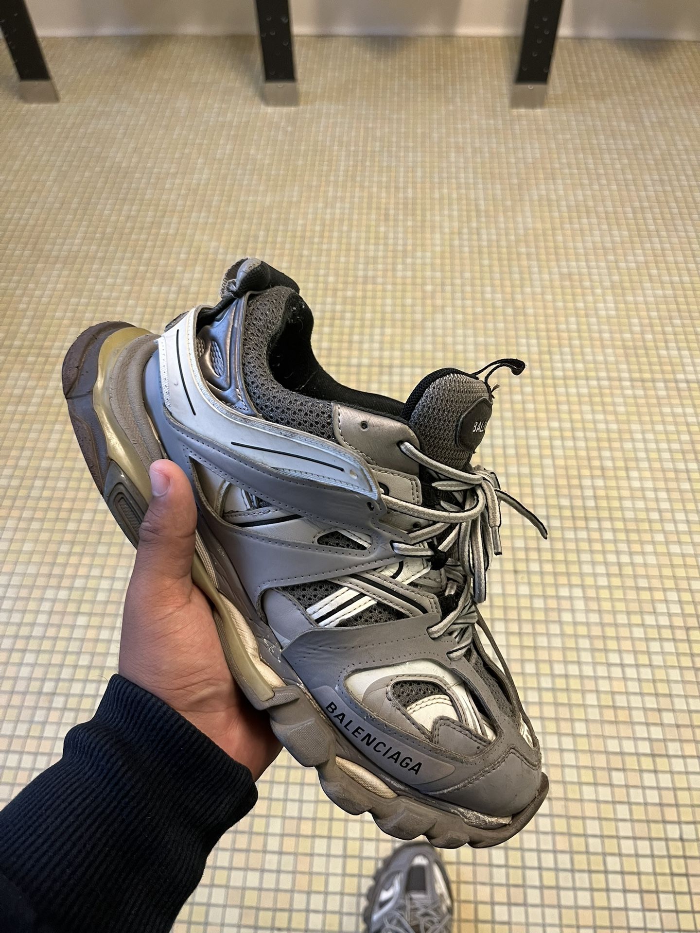 Tracks 