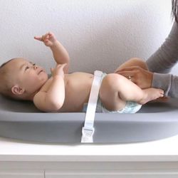 Hatch Baby Grow Smart Changing Pad and Scale