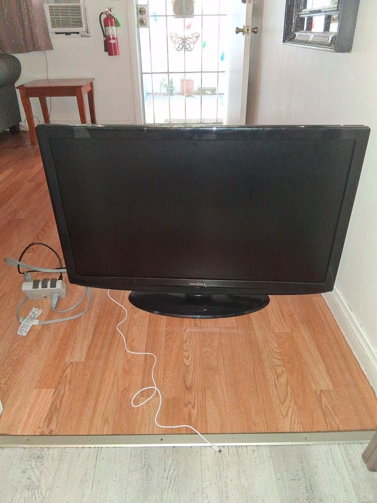 Insignia 40 Inch Tv