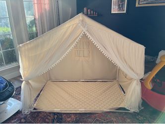 Children’s play tent
