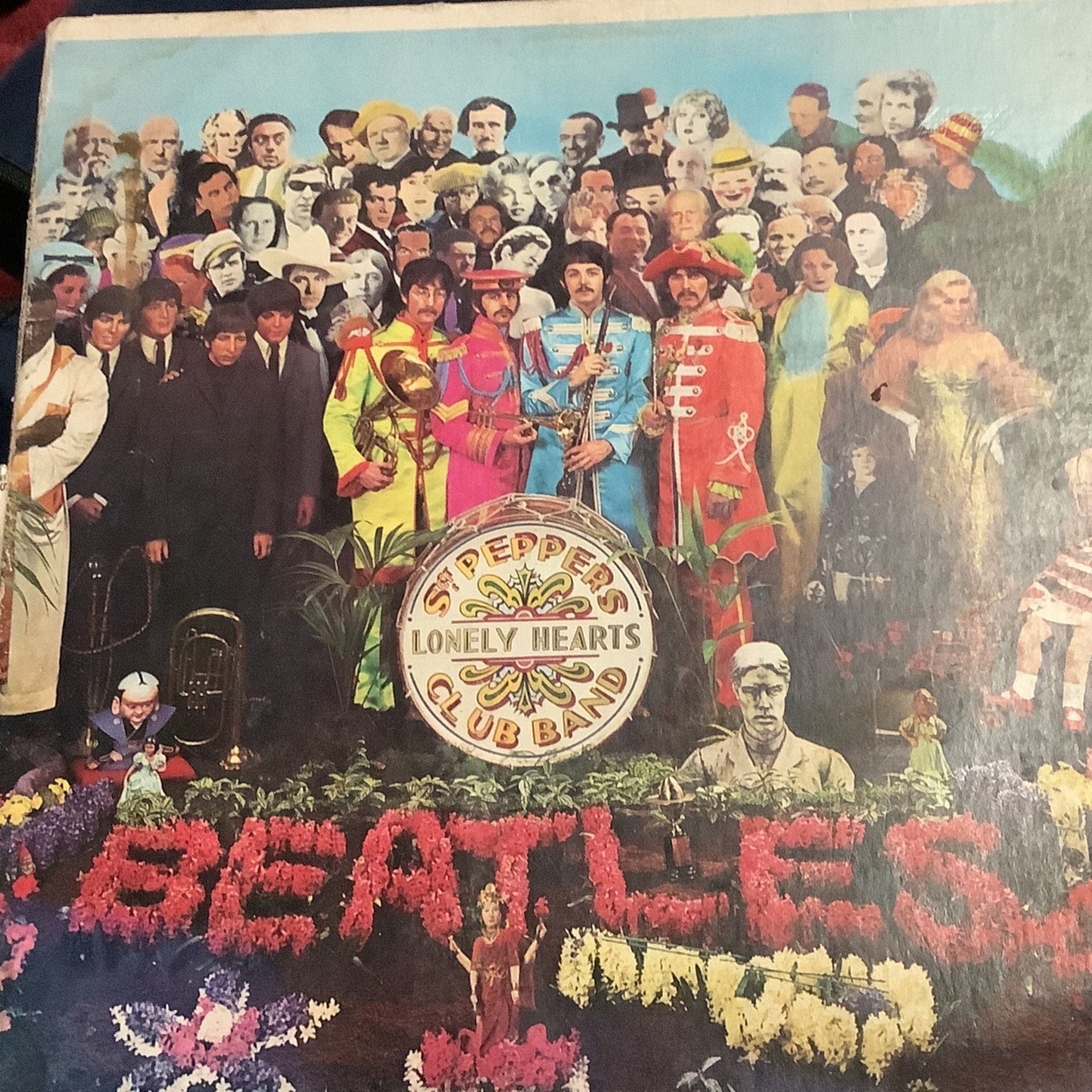 The Beatles Sergeant Pepper vinyl album 1967