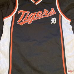 Detroit Tigers Baseball  Jersey  Size Medium In Men’s 