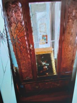 BEAUTIFUL  ARMOIRE W / MIRROR