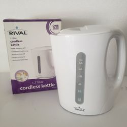 Large 1.7L Electric Kettle - Like New