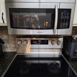 Samsung Stainless Steel 
1.7 Cubic Feet 
Large Capacity
300 CFM ventilation
Microwave