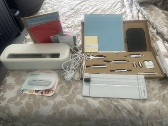 Cricut 5 Bundle Barely Used