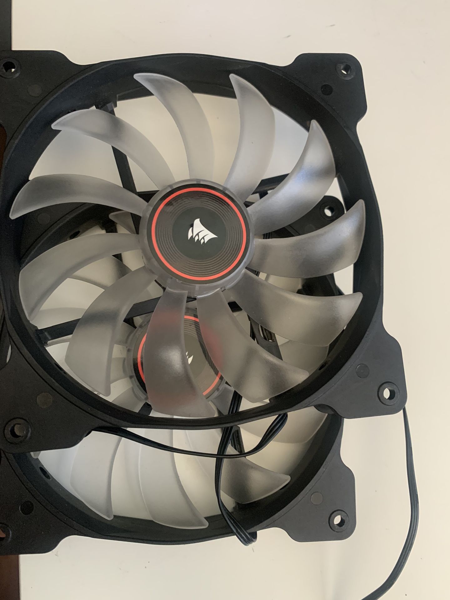 Air Series™ AF140 LED Red Quiet Edition High Airflow 140mm Fan