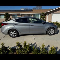 2014 Hyundai Elantra.                              