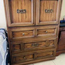 Dresser