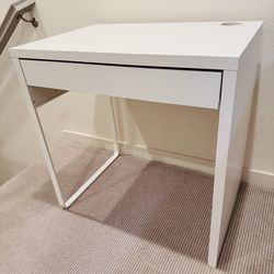 IKEA MICKE desk