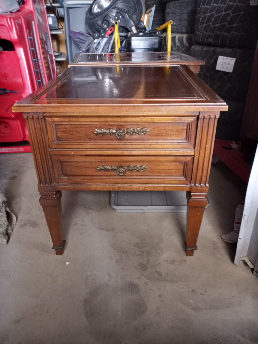 Double drawer end table
