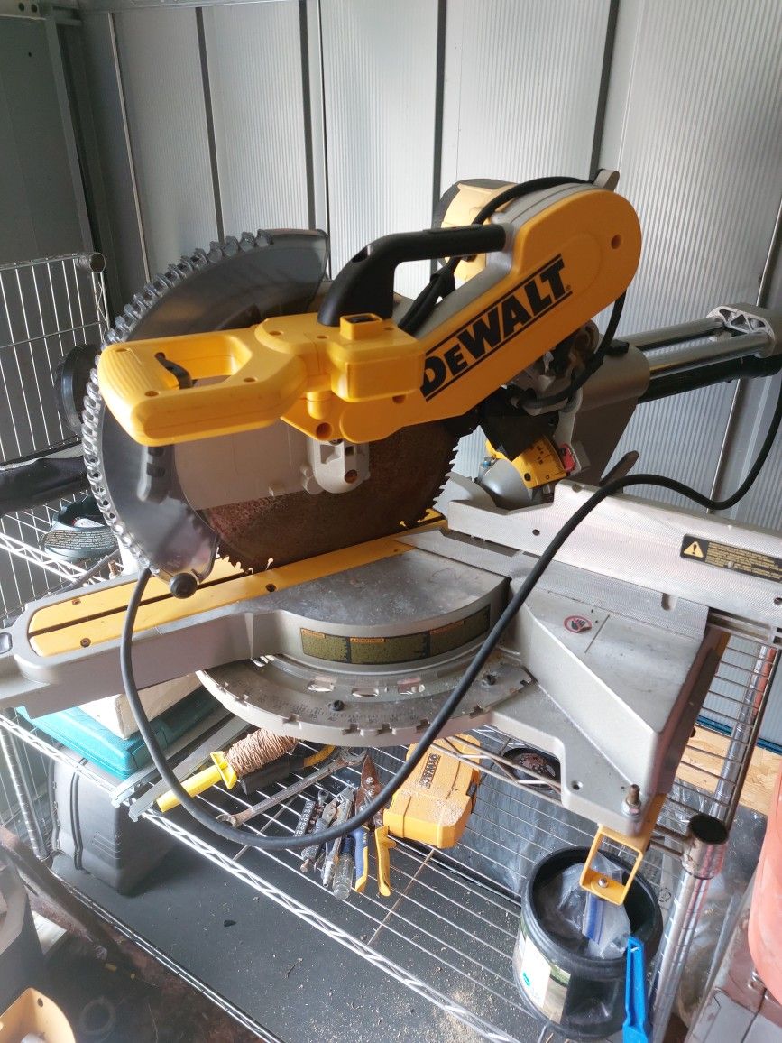Dewalt Compound Miter Saw