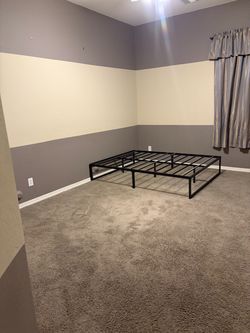 QUEEN SIZE Heavy-Duty Non-Slip Platform Bed Frame