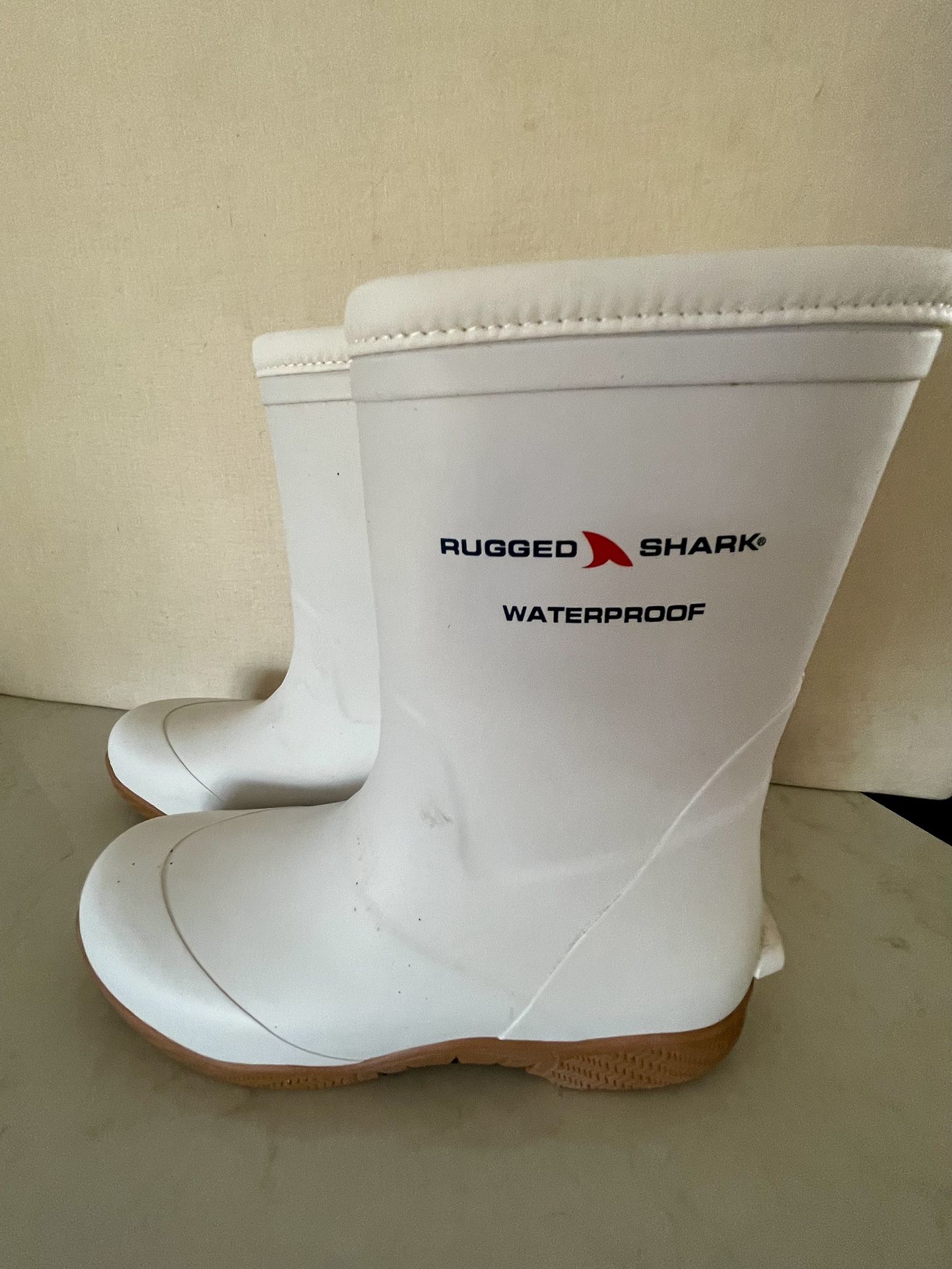 RUGGED SHARK Men's Great White Fishing Boots, Waterproof Deck Boots, Comfortable No-Slip Sole, White, Men's Size 10