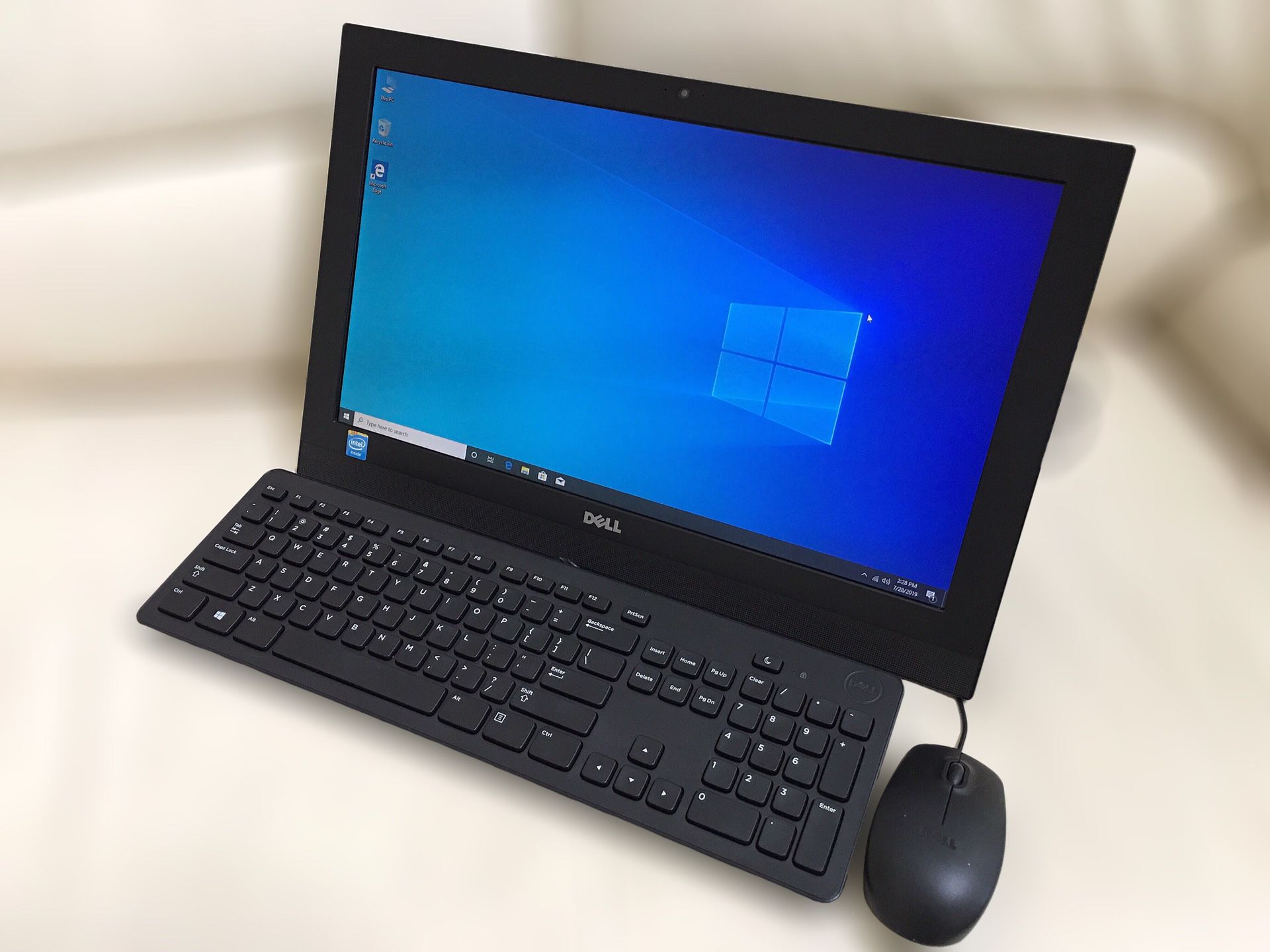 Dell All-in-one desktop / Windows 10 / Antivirus / Keyboard / Mouse