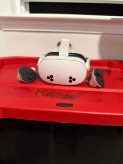 Meta Quest 3S VR Headset with Controllers