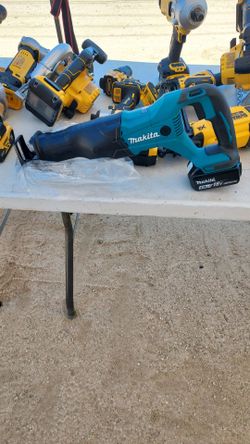 Makita . 18V LXT Lithium-Ion Cordless Variable Speed Reciprocating Saw (Tool-Only)