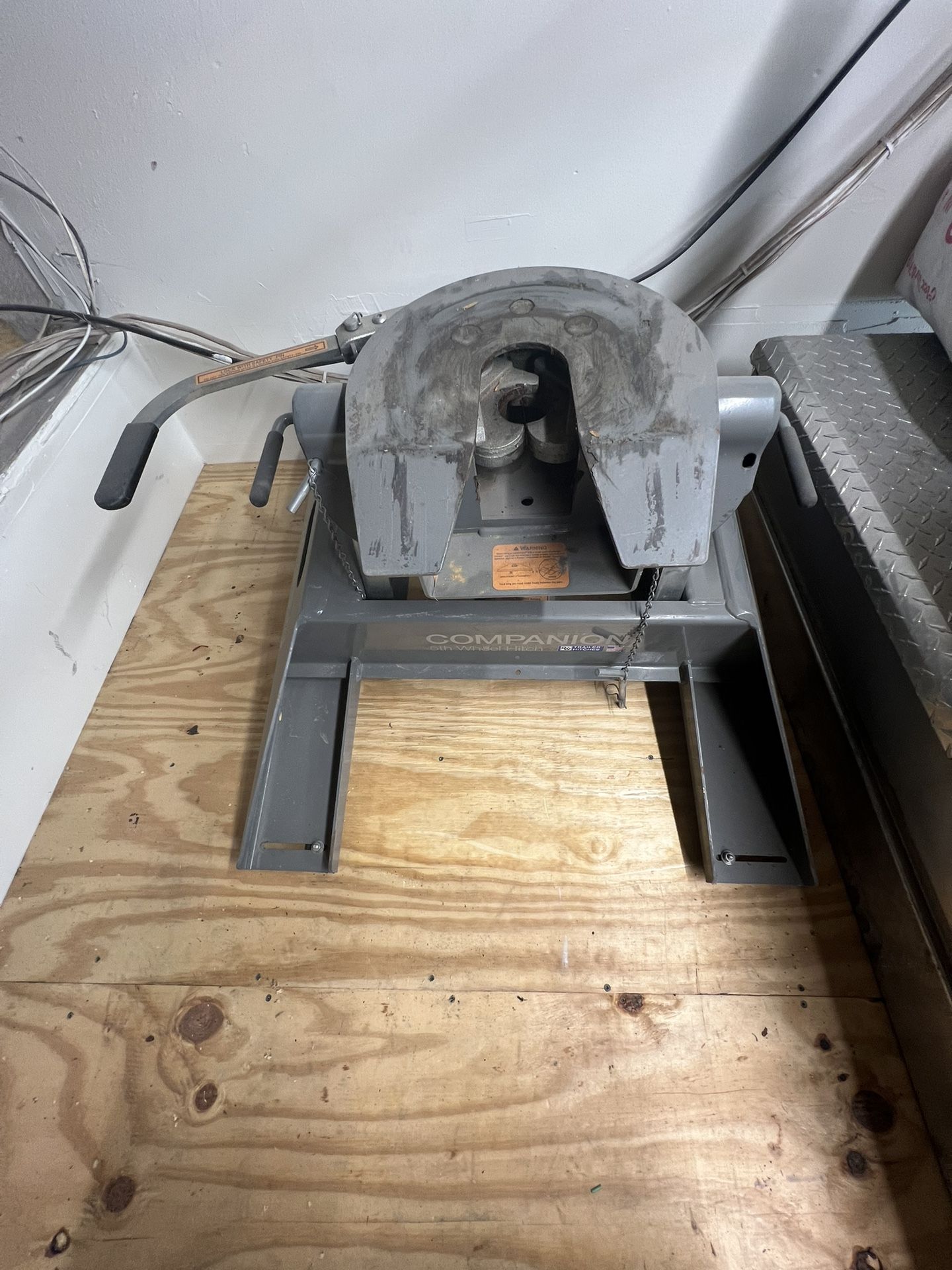 B&W Companion 5th Wheel Hitch