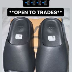 BRAND NEW YEEZY SLIDES “Onyx”