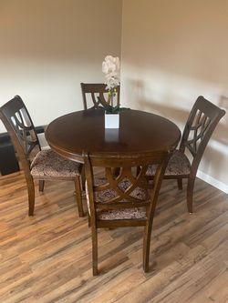 Round Wood Dining Table with 4 Chairs