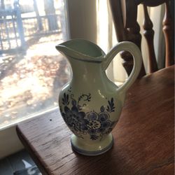 Vintage  Art  Quality  Arduo Dallas Blue/White Pitcher