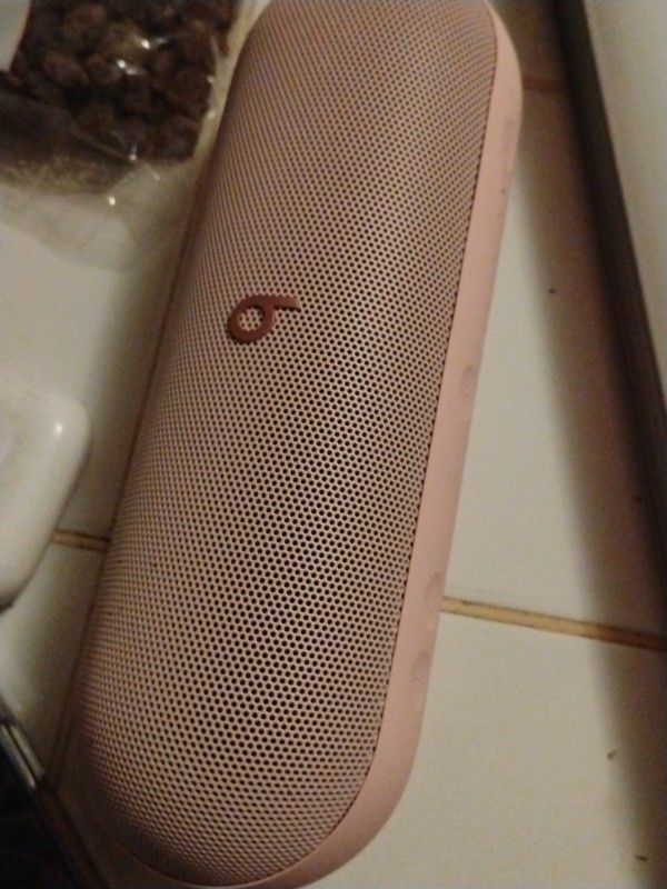 Beats Pill Plus Pink