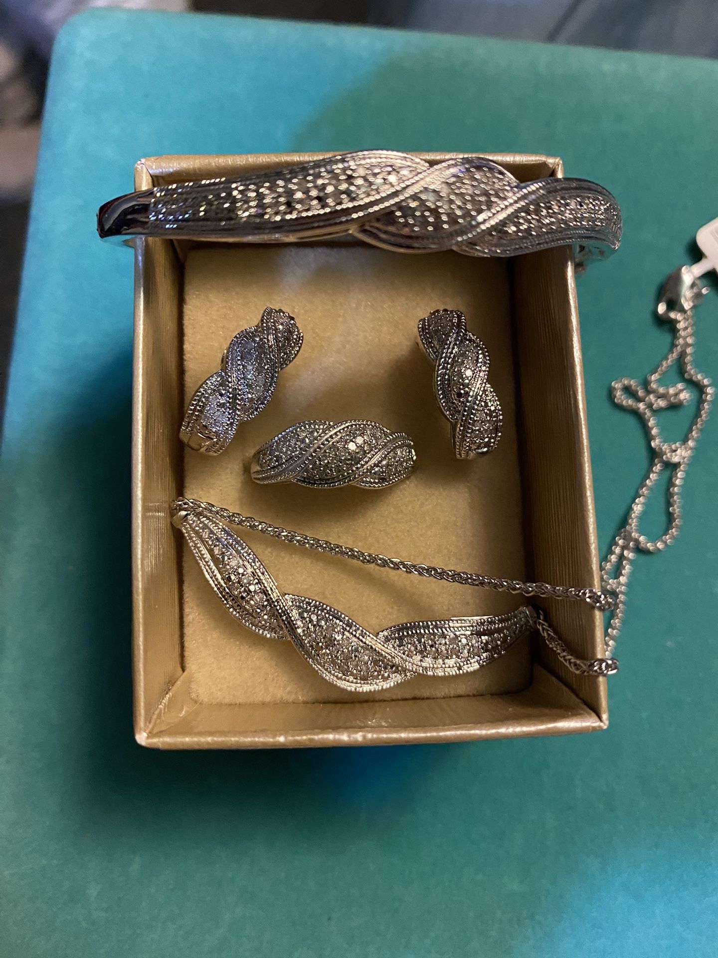Over 1 Carat Diamond Set