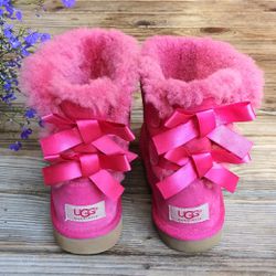 UGG Bailey Bow Hot Pink Boots ..... Girls Size Youth 2
