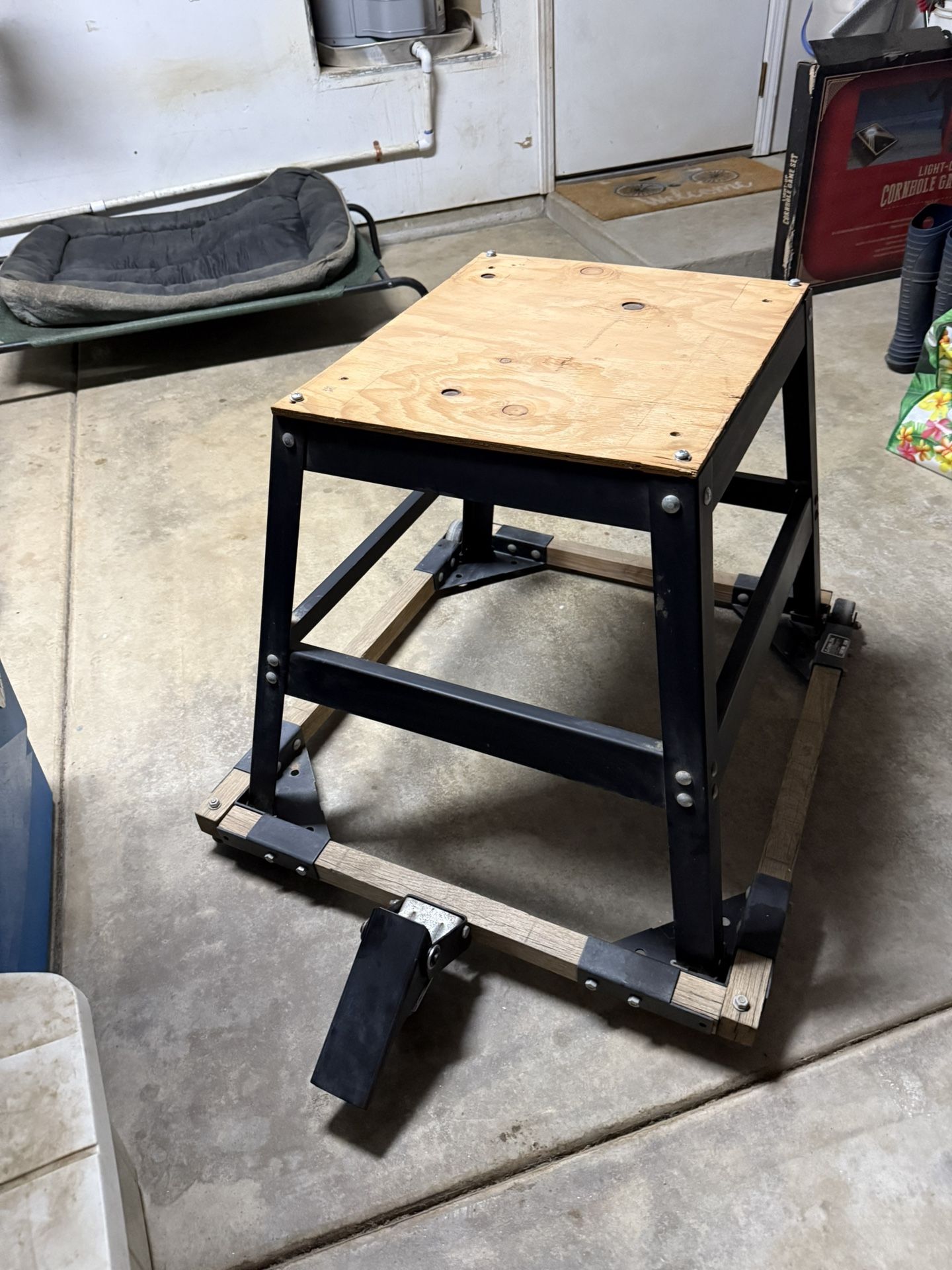 Movable Table saw Base With Stand