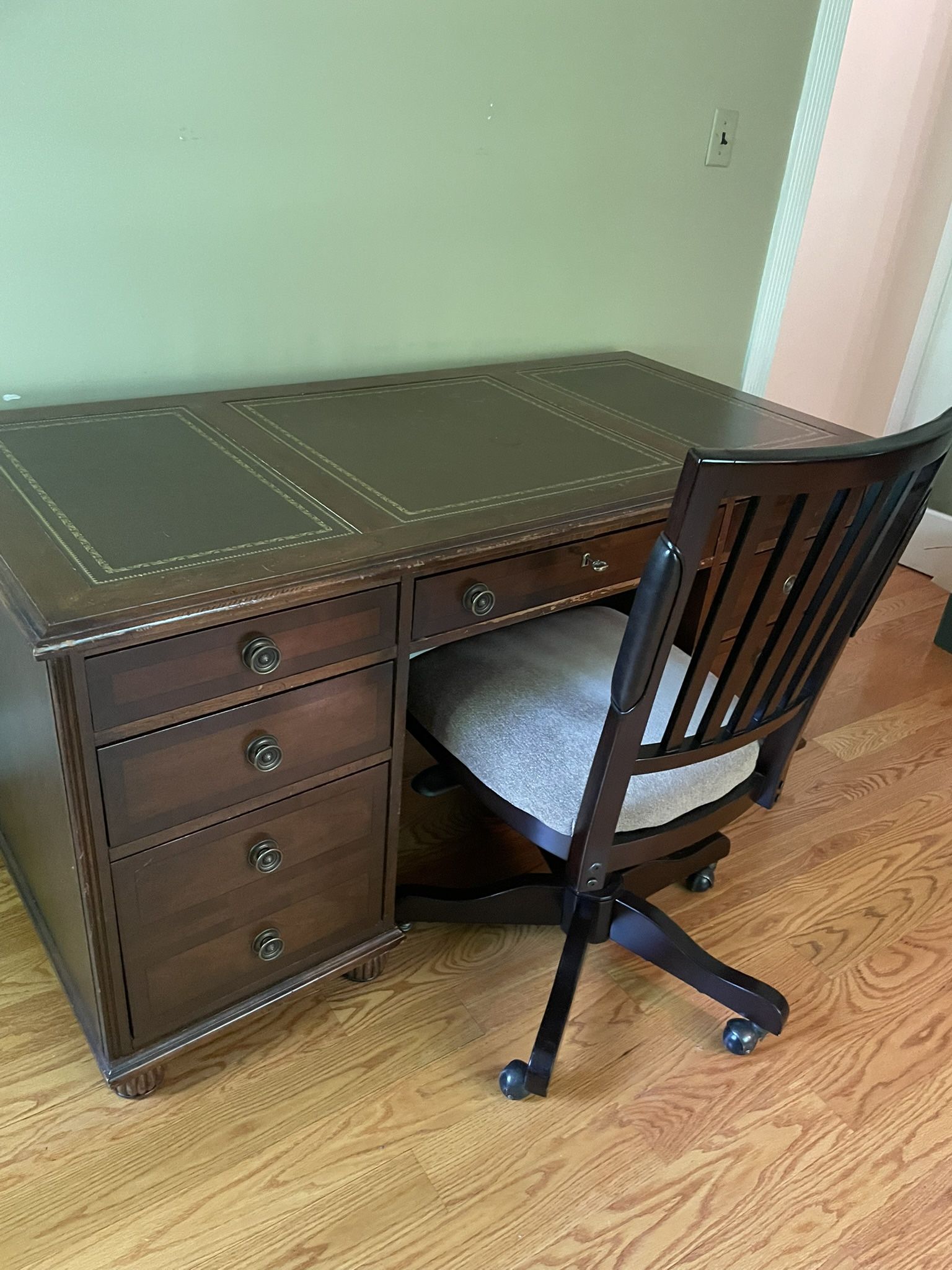 Desk With Leather Top