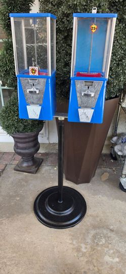 Double head vending machine