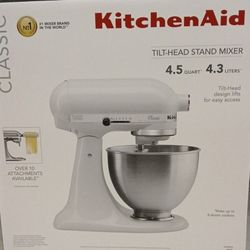 4.5 KITCHENAID MIXER 