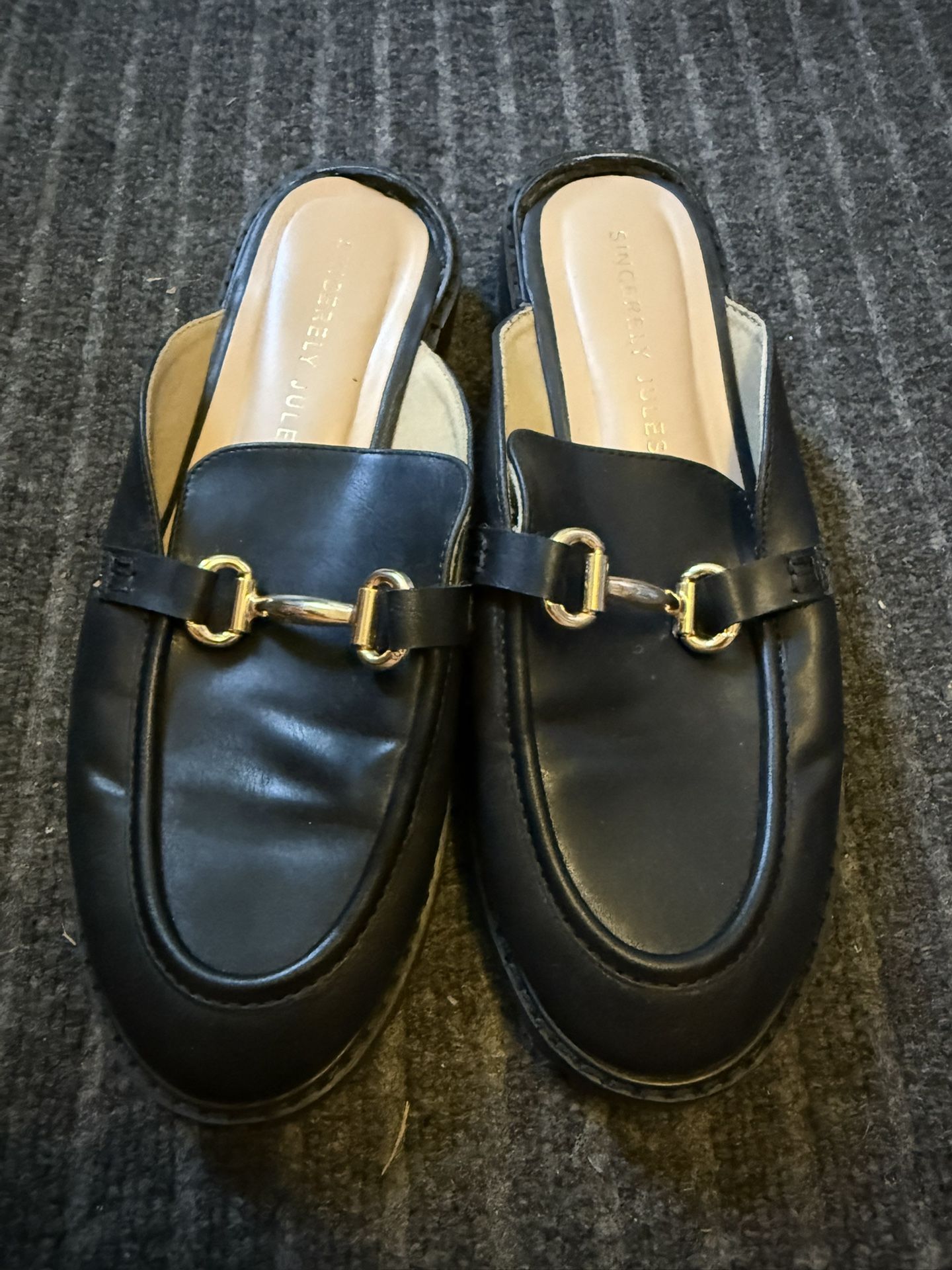 WOMENS SIZE 8.5 SLIP ON DRESS SHOE BLACK