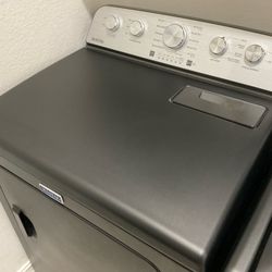 3 Month Old Electric Maytag Washer And Dryer Set