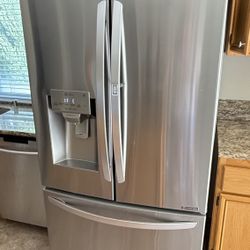 LG French Door Refrigerator - Stainless Steel (Door-in-Door) - As-Is
