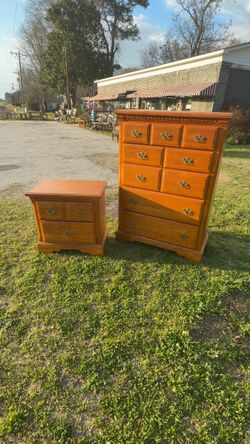 Solid wood oak Chester drawer with nightstand