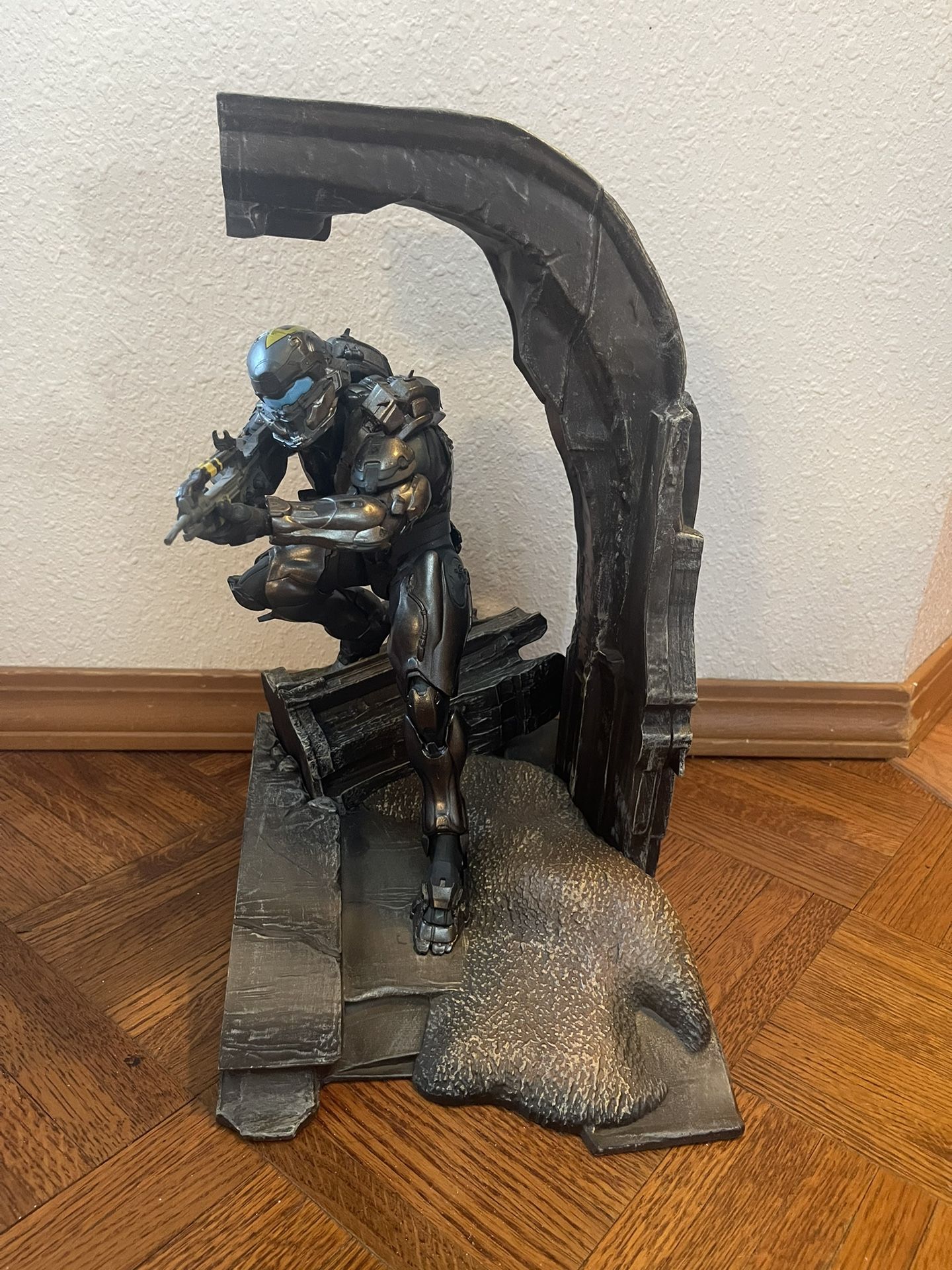 Halo Statue