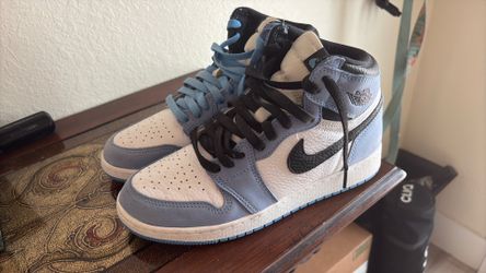 Air jordan 1 retro high og “University Blue”, size 6.5y