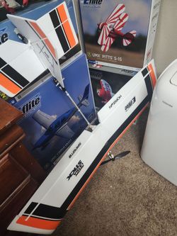 Brand new condition e-flight full size slow Ultra Stick with two Spectrum smart batteries