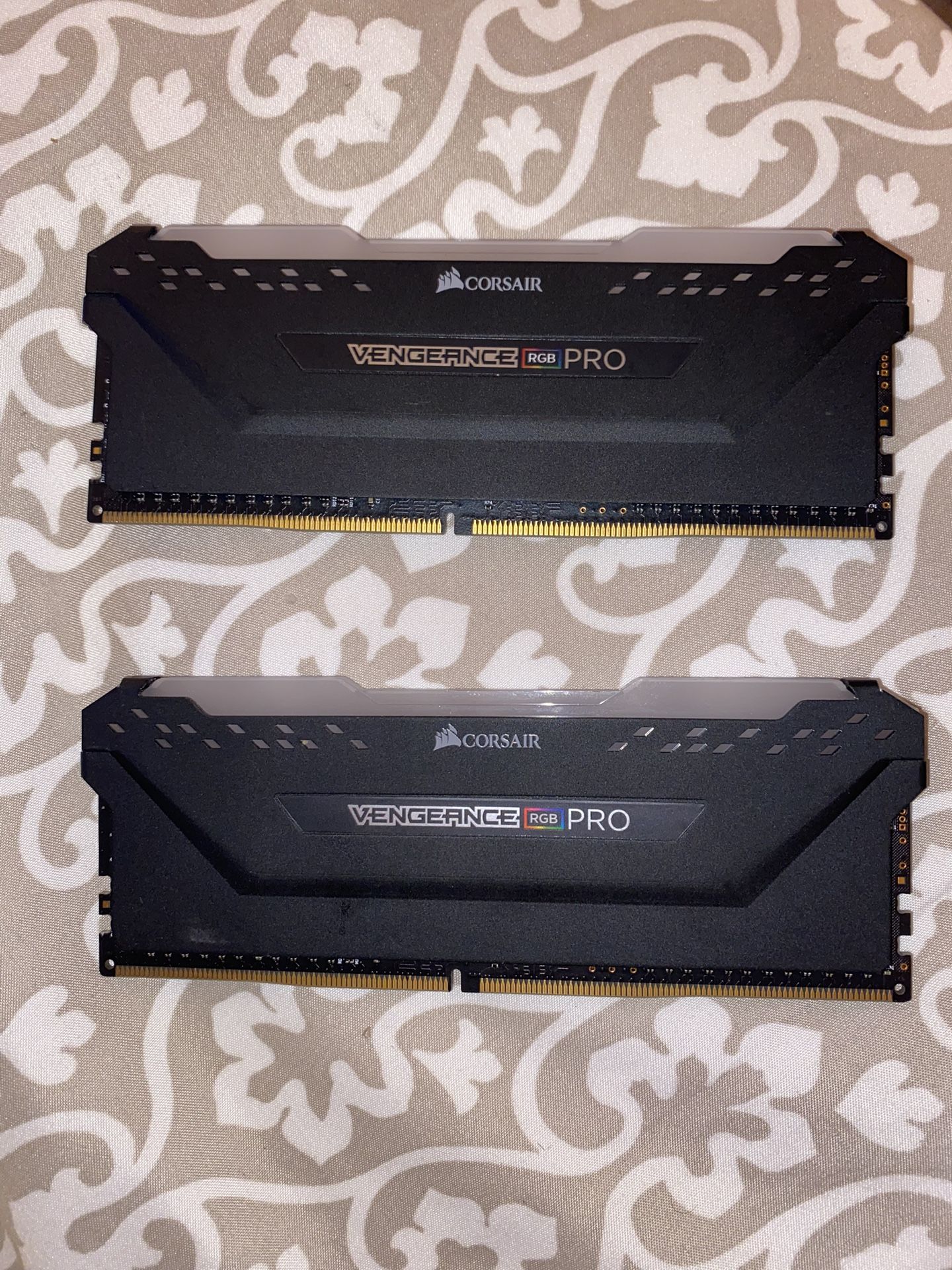 CORSAIR VENGEANCE RGB PRO DDR4 RAM 16GB (2x8GB) 3000MHz