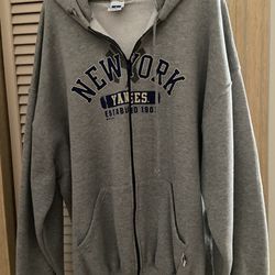 Russell Athletic Woman’s New York Yankees Sweat Jacket