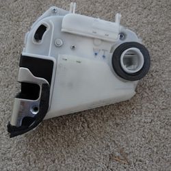 2014 Toyota Tacoma Right Rear Door Lock Actuator