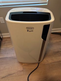 De'Longhi 4-in-1 Portable Air Conditioner & Heater (Cools up to 500 sq ft)