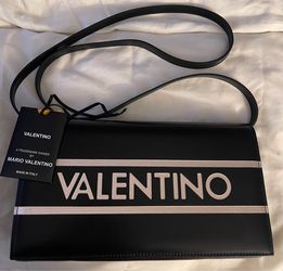 Authentic- Valentino Crossbody Bag Lena Lavoro Gold