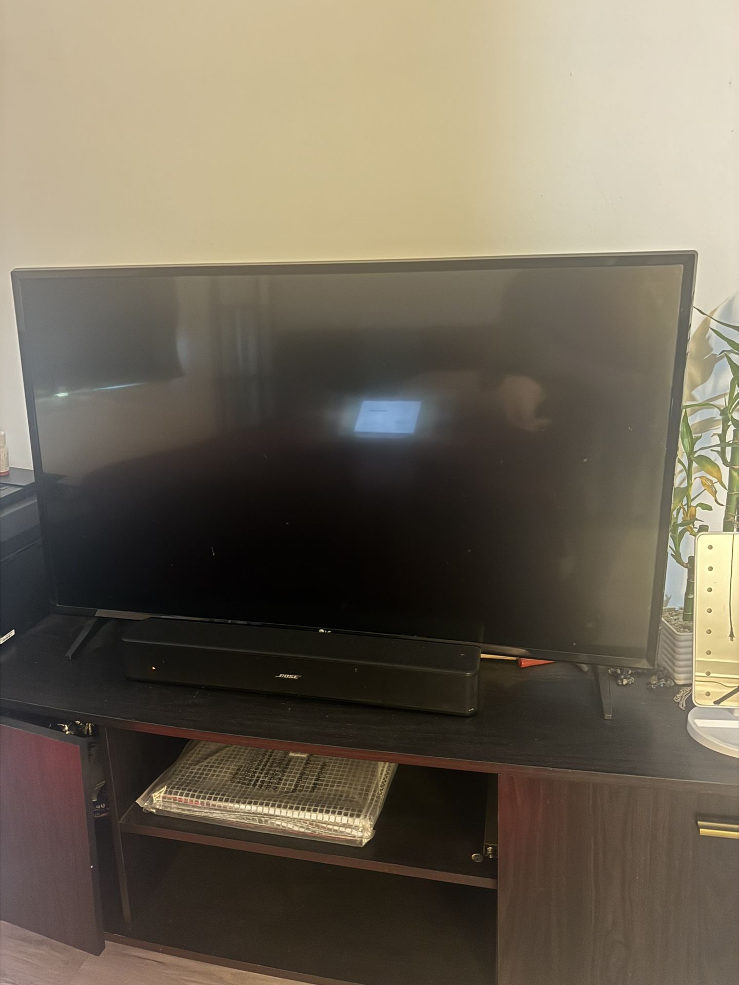 42” LG Smart TV