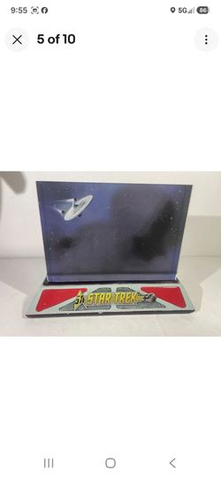 Star Trek 50th Anniversary "To Boldly Go" Glass Sculpture. Chandler