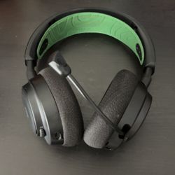 Steel Series Wireless Headphones 