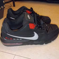 Red And Black Mens Air Maxs size11