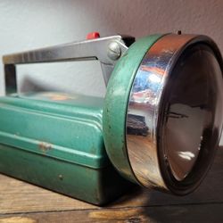Vintage Green Lantern Metal Flashlight Power Beam Utility Lantern 